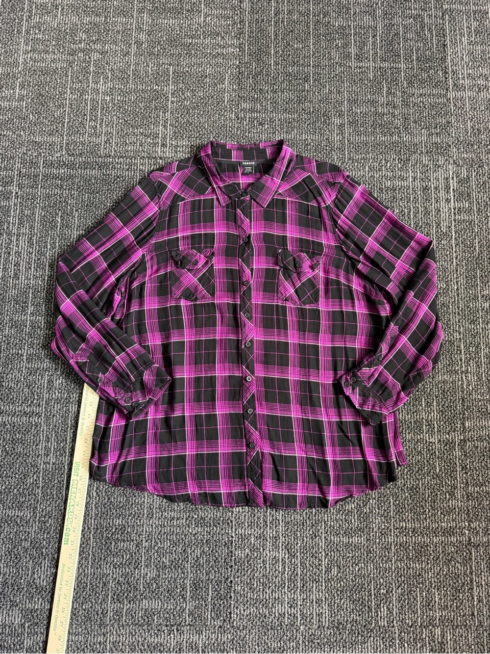 Torrid Women’s Button Down Blouse Flannel Purple & Black Plaid Size 3 3X